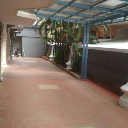 A.R Residency Hotel Csennai Kültér fotó